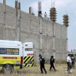 Muere albañil al caer de tercer piso 