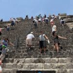 Visitantes extranjeros siguen llegando a Teotihuacán