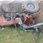 Vuelca tractor y aplasta a abuelito 