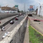 Choca, sale proyectado y muere motociclista en Alfredo del Mazo 