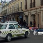 Taxis irregulares invaden en Toluca, denuncian transportistas