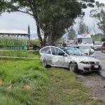 Chocan contra árbol en la Toluca Zitácuaro; mueren 2 