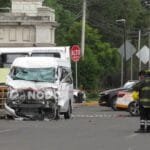 Choca atrás de autobús en la México Toluca; muere abuelito 